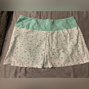 Women’s adidas golf skirt.